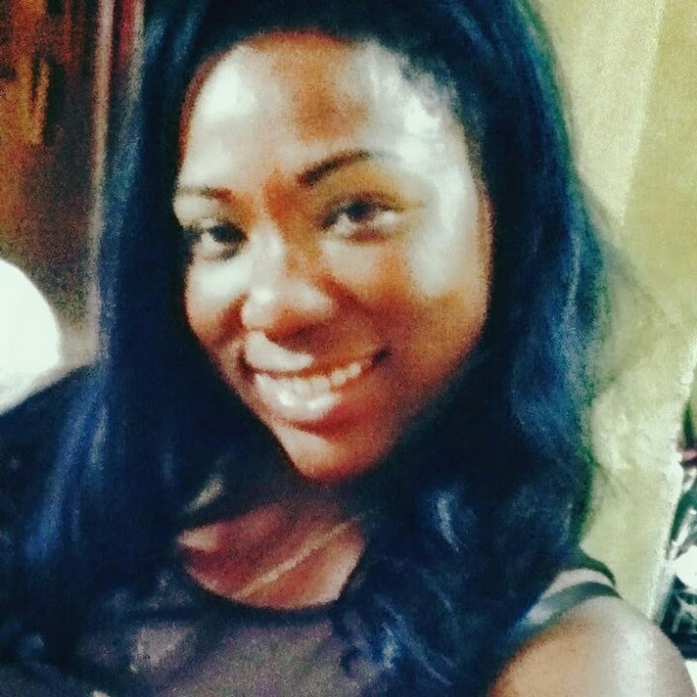 Meet your Posher, Delicia